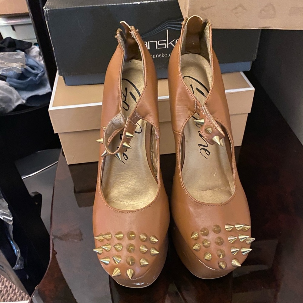 Go Jane heels size 9